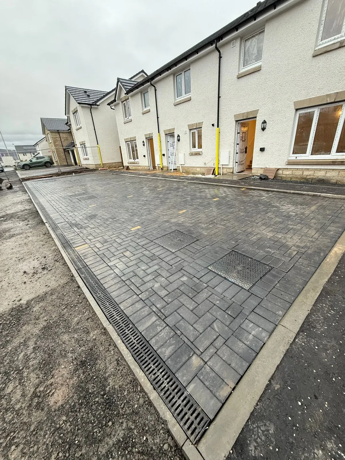 Decking, Fencing, Slabbing, Monoblocking, Full Garden Renovation, Indian Sandstone, Brickwork, Kerbing, Artificial Grass, Steps image background image