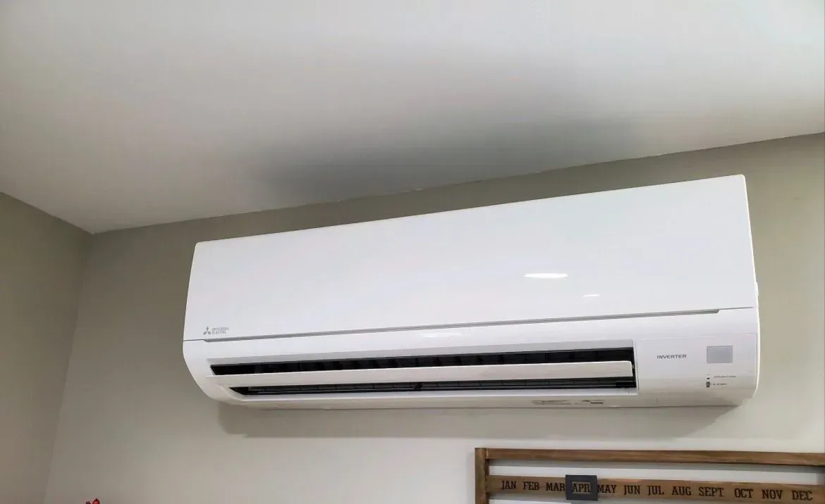 Air conditioning installation image background image