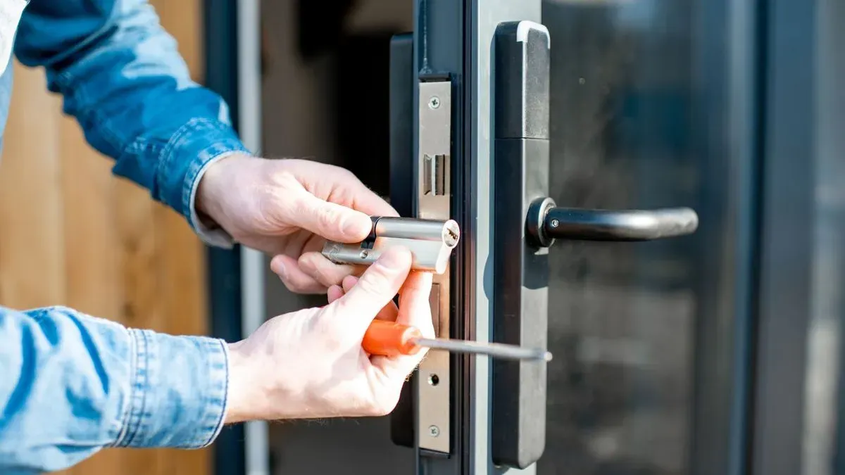 Lock repair image
