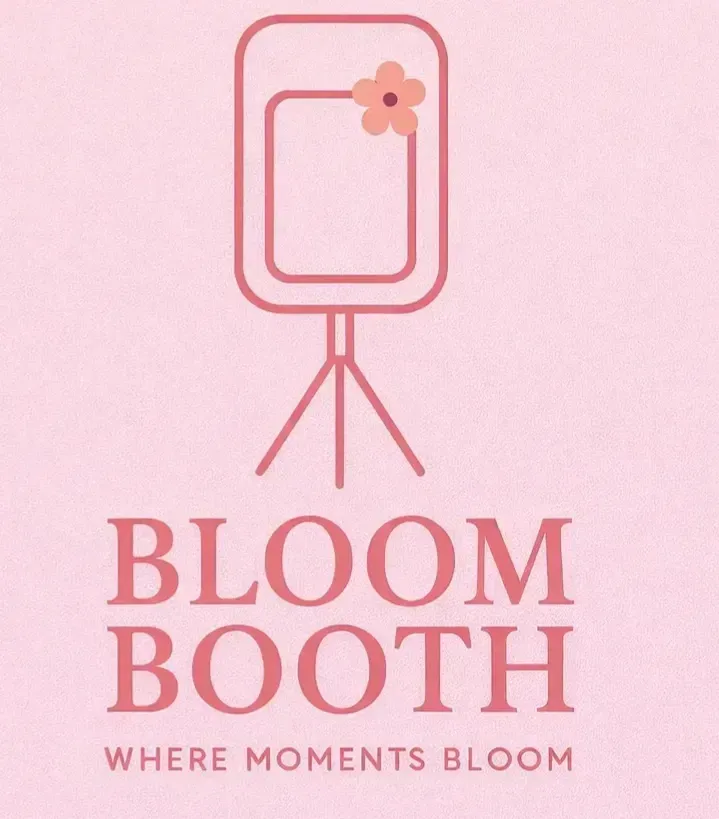 Bloombooth  logo