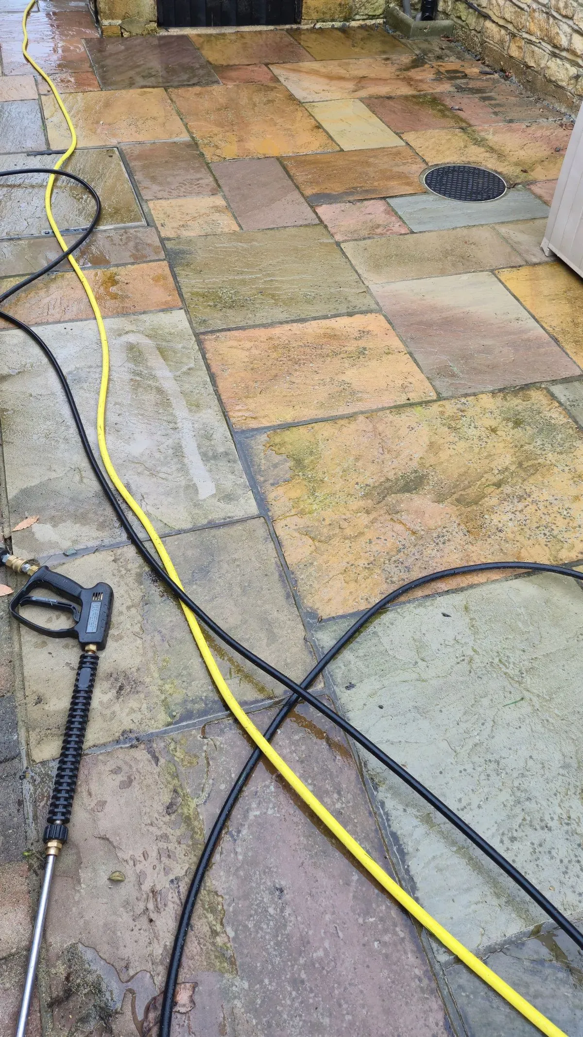 Driveway jet washing image background image