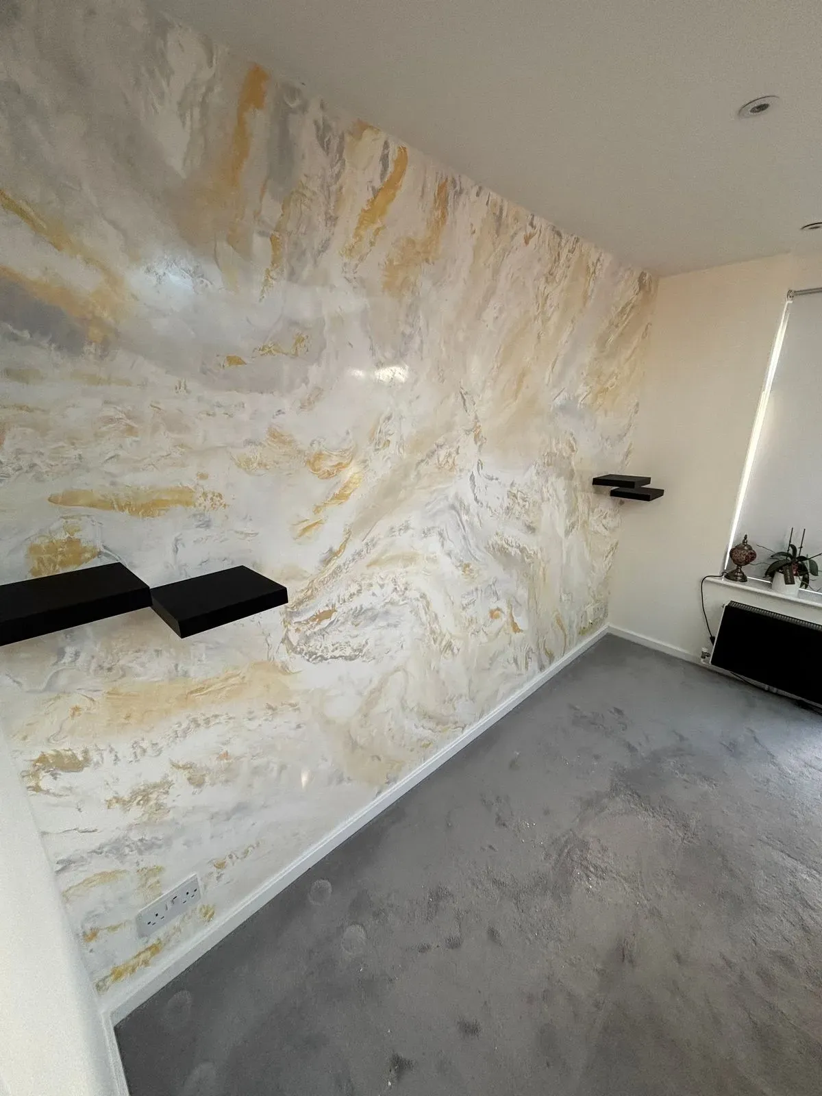Venetian plaster application image background image