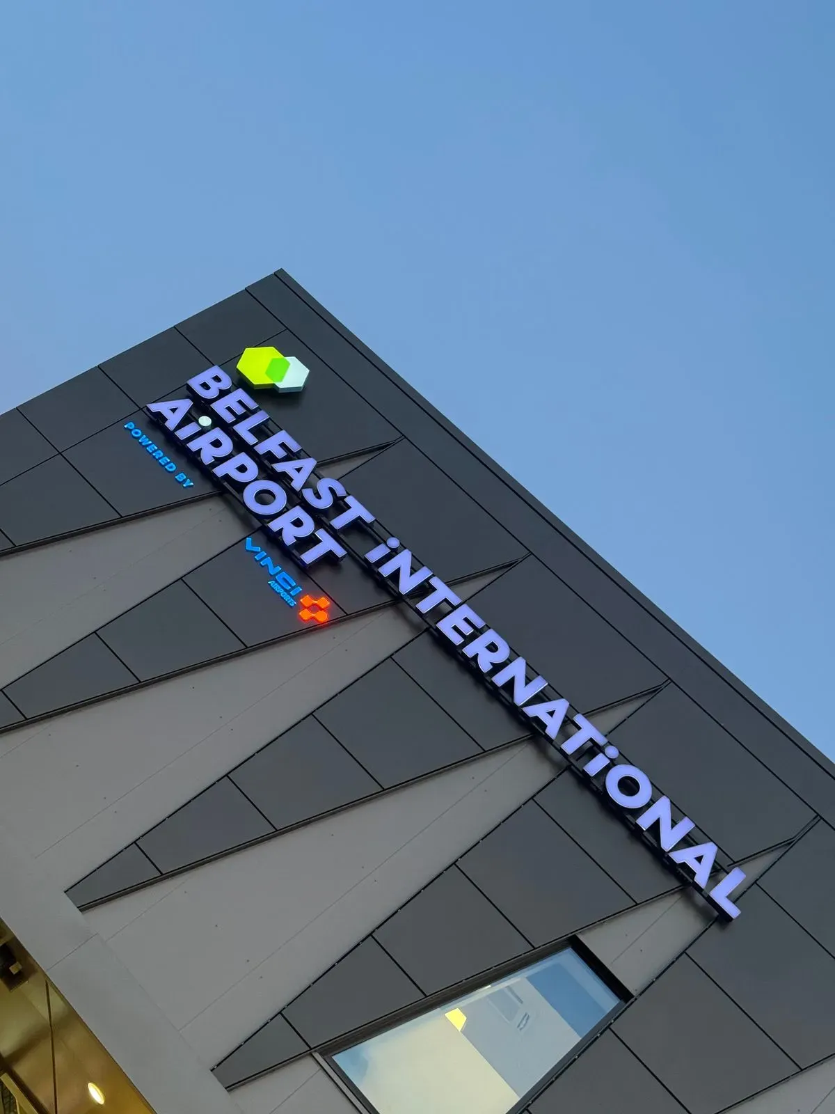 Airport transfers image background image