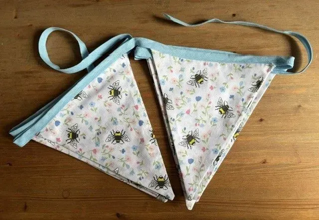 8214828870933-yul22qwu00lz9hcbu1wyzf-bunting-5 thumbnail image