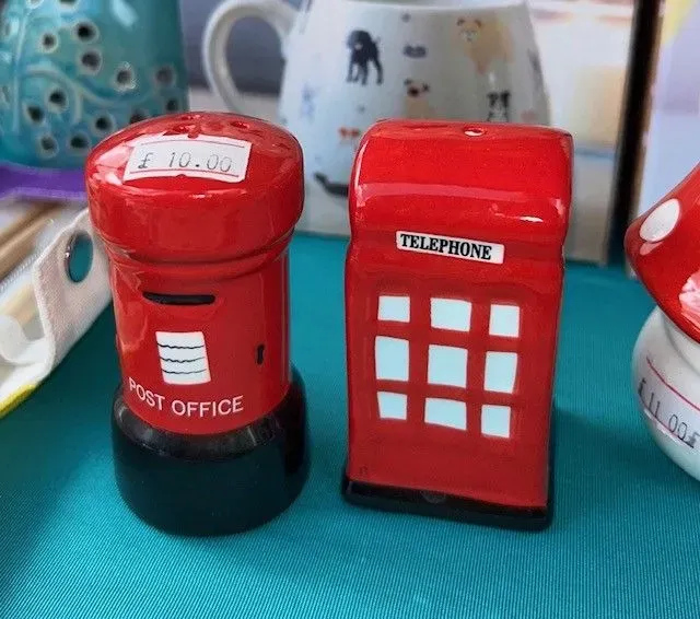 8218721638875-er73byfw40mj7vlwcpbrrr-Post-box-cruet-set thumbnail image