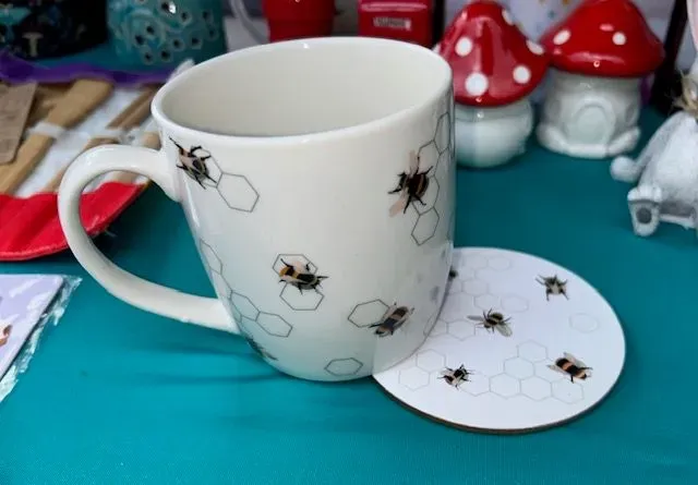 8218984308706-la3kzplxc9a5ajgrh83tp3-Bee-mug-and-coaster thumbnail image