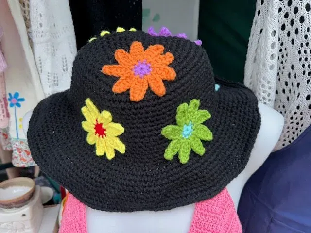 8219057195314-9fvcnln4qkvf65li2vr49m-flower-hat thumbnail image
