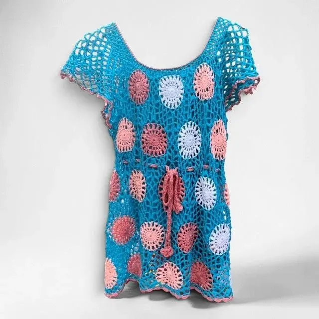8219075858616-r6auqb56rhabsuw9c9ptn4-Crochet-top thumbnail image