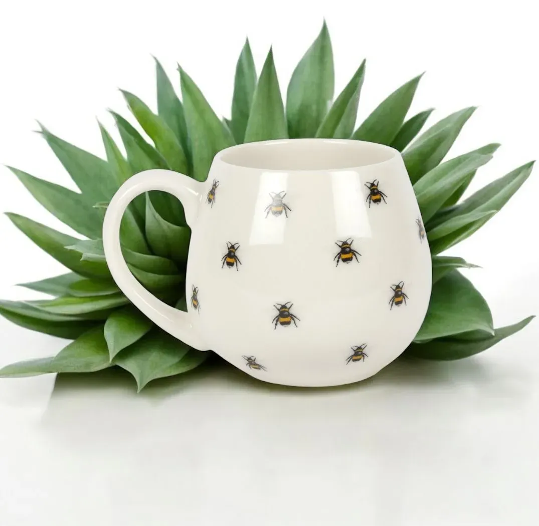 8219577621450-ifms9ulmziw0kd00y2qwn-Bee-print-mug thumbnail image