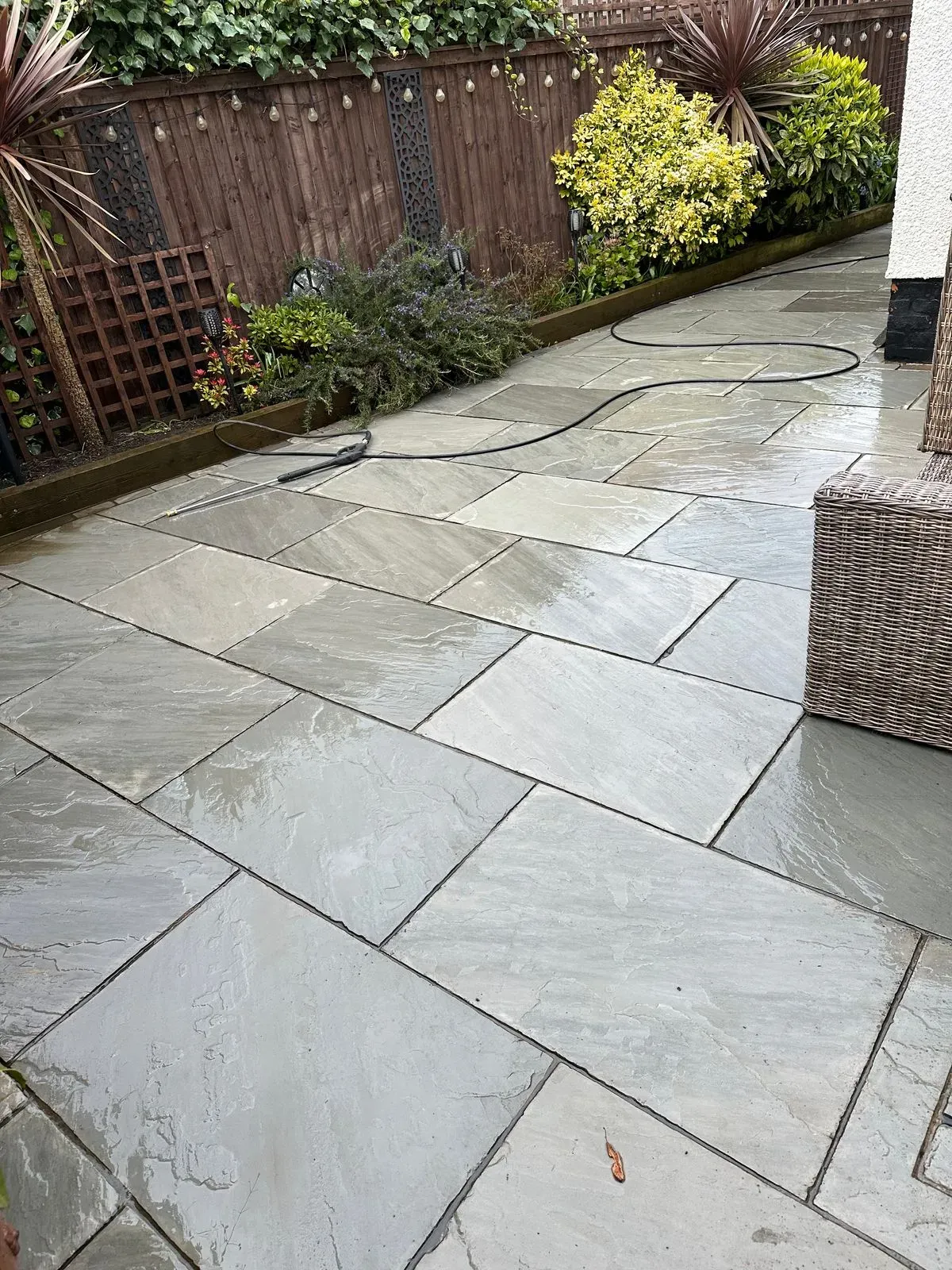 Pressure washing image background image