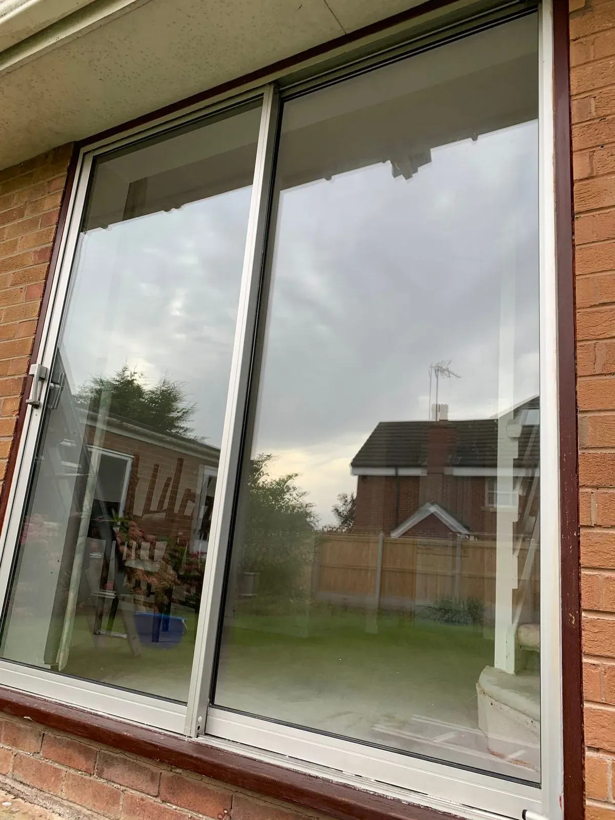 Interior window cleaning image background image
