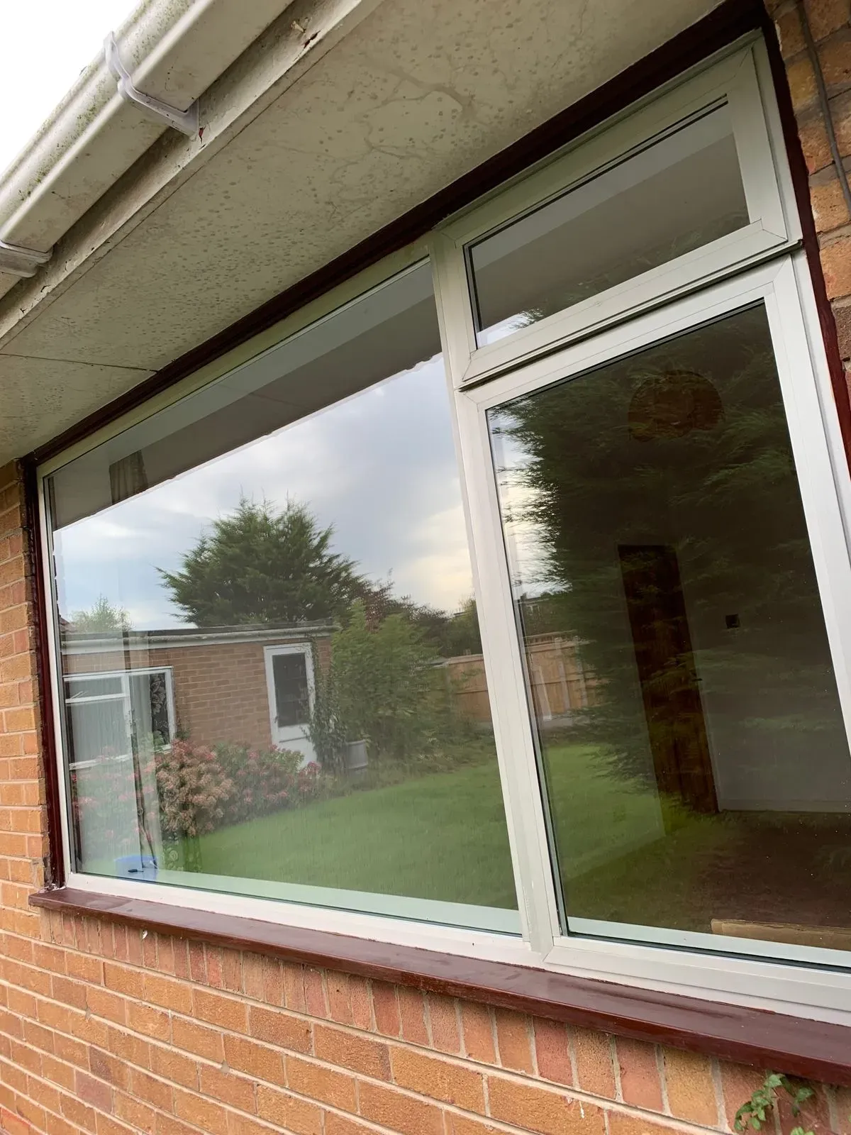 Window cleaning image background image