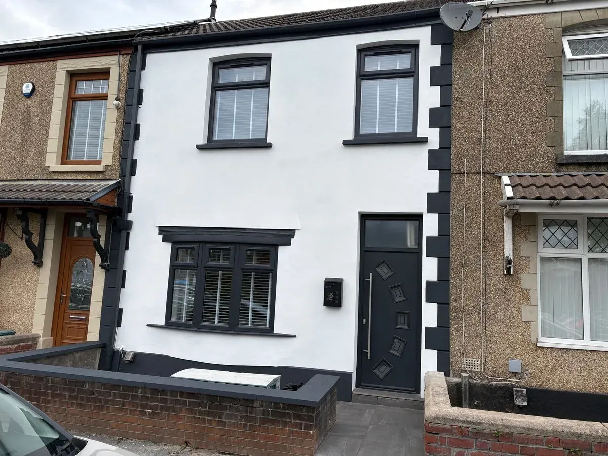 Interior and exterior painting and decorating in Swansea background image