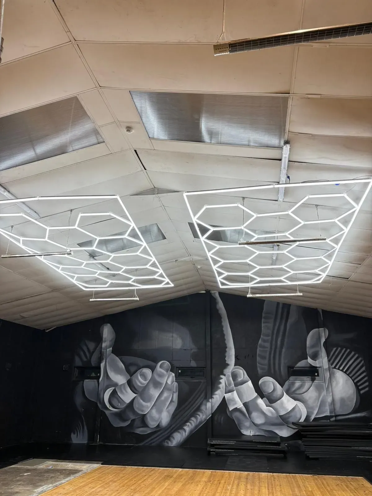 Light and Fixture installations image by a handyman in Swansea background image