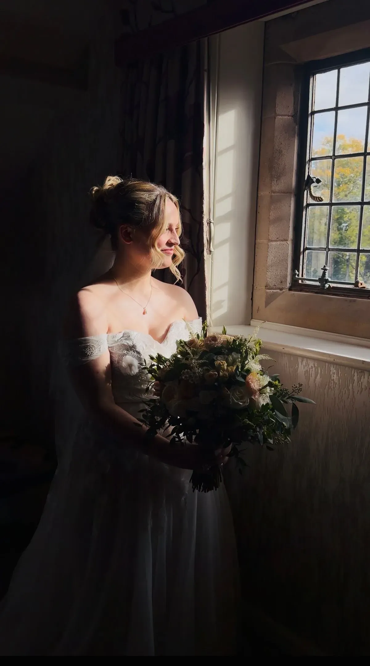 Wedding & Events Content Creator image background image