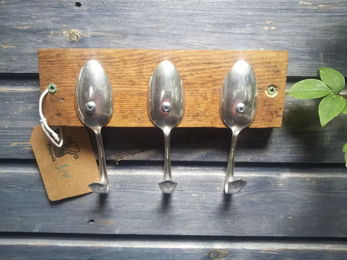 Parquet block with 3 Spoons hooks collection background image