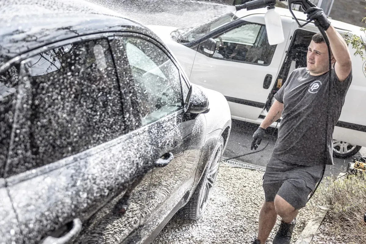 Exterior washing image background image
