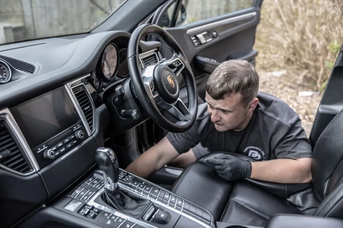 Detailing services image background image