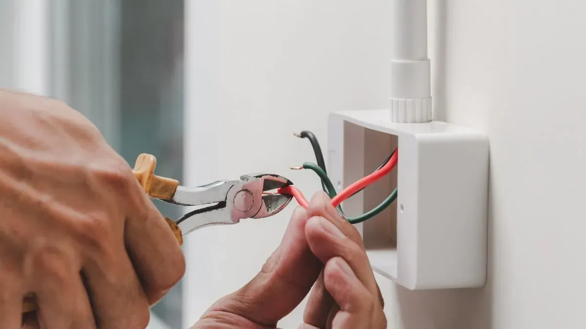 Emergency electrical repairs image background image