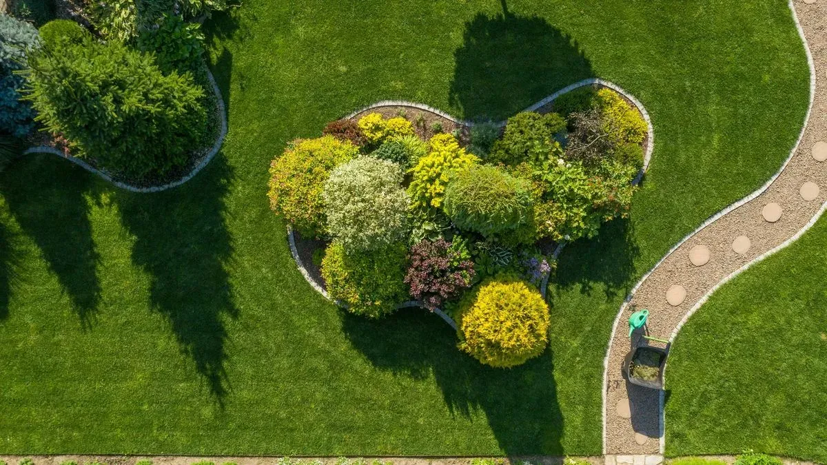 Landscape maintenance image background image