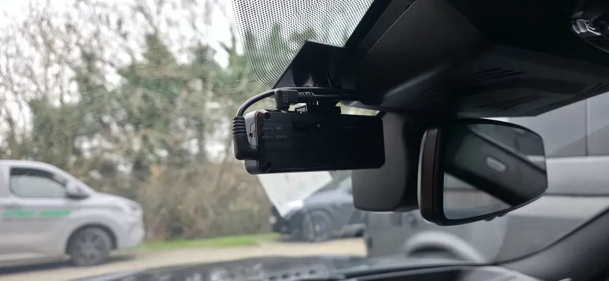 Dash camera installation image background image