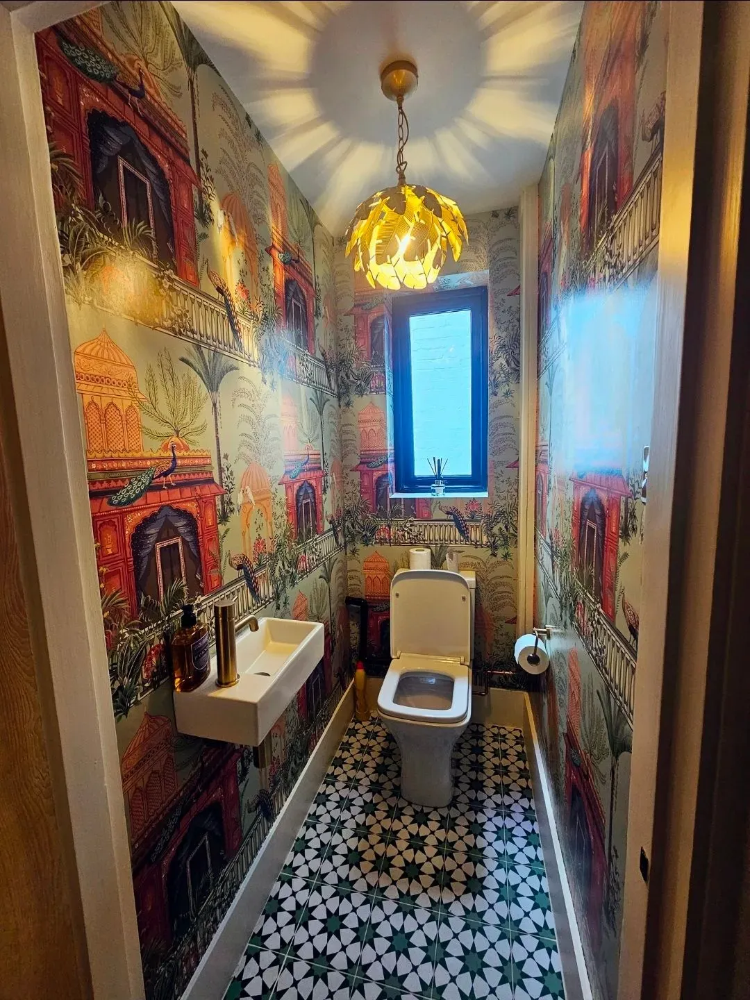 Wallpapering and Wallcovering image background image