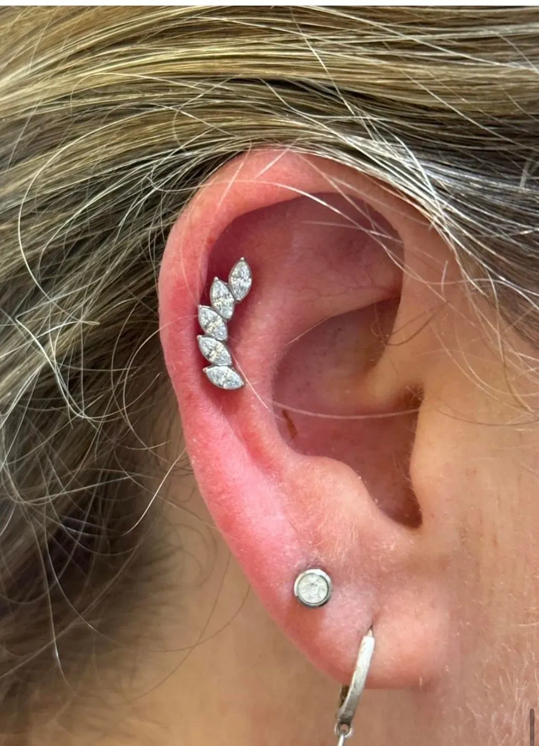 Ear piercing image background image