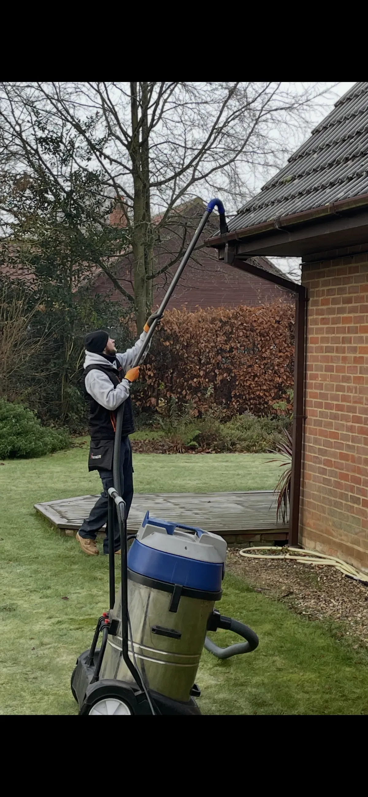 Gutter Cleaning image background image