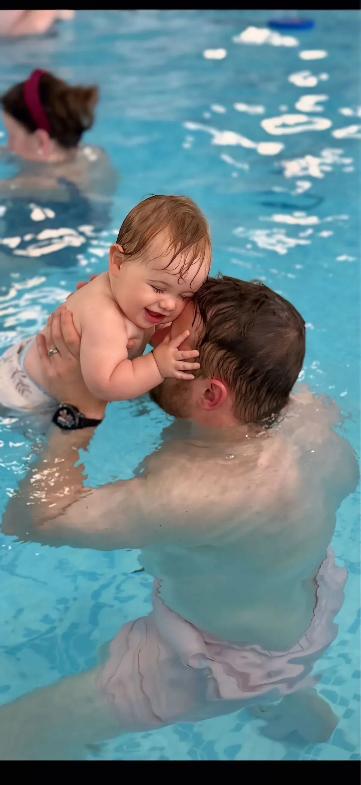 Parent and baby swimming classes image background image