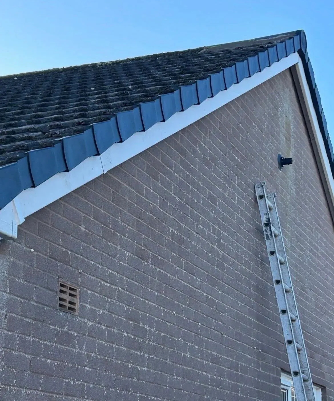 Fascia and soffit services image background image