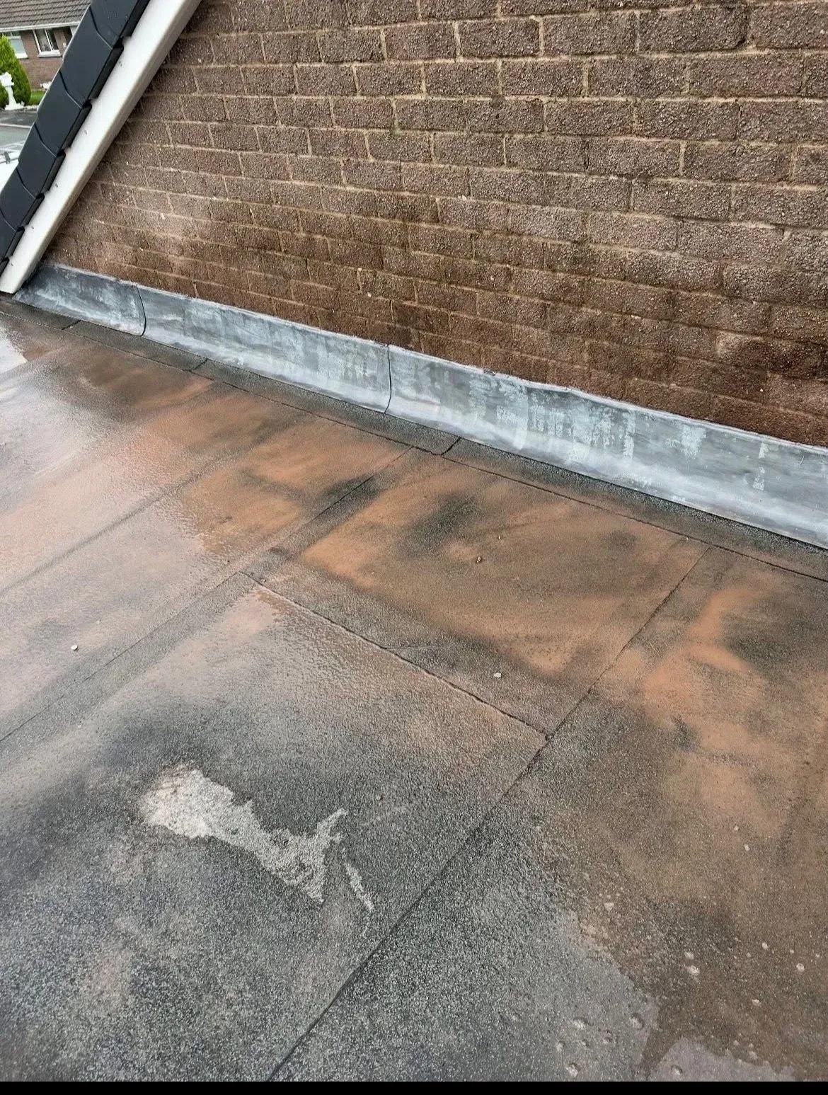 Flat roofing image background image