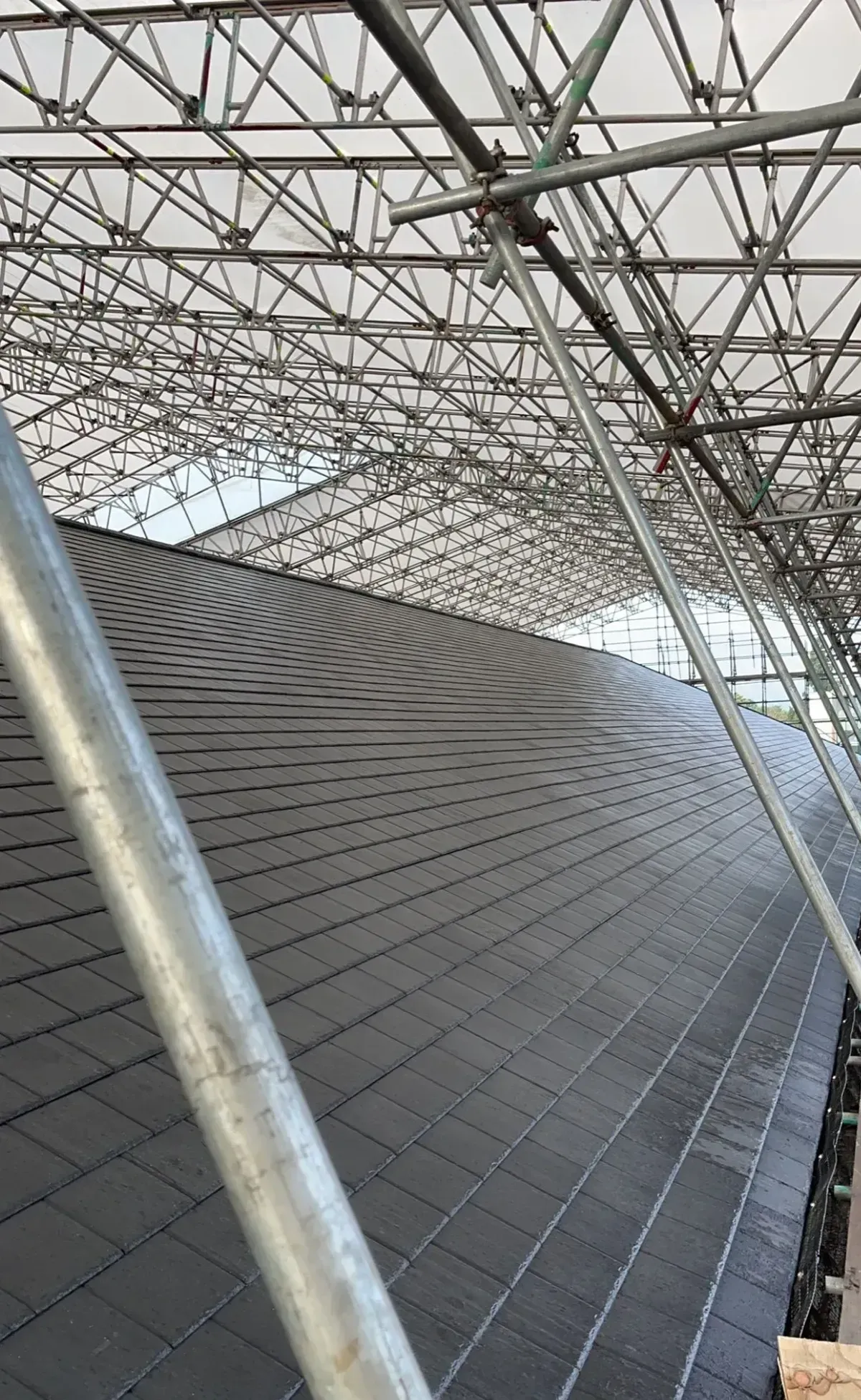 Temporary roof installation image background image