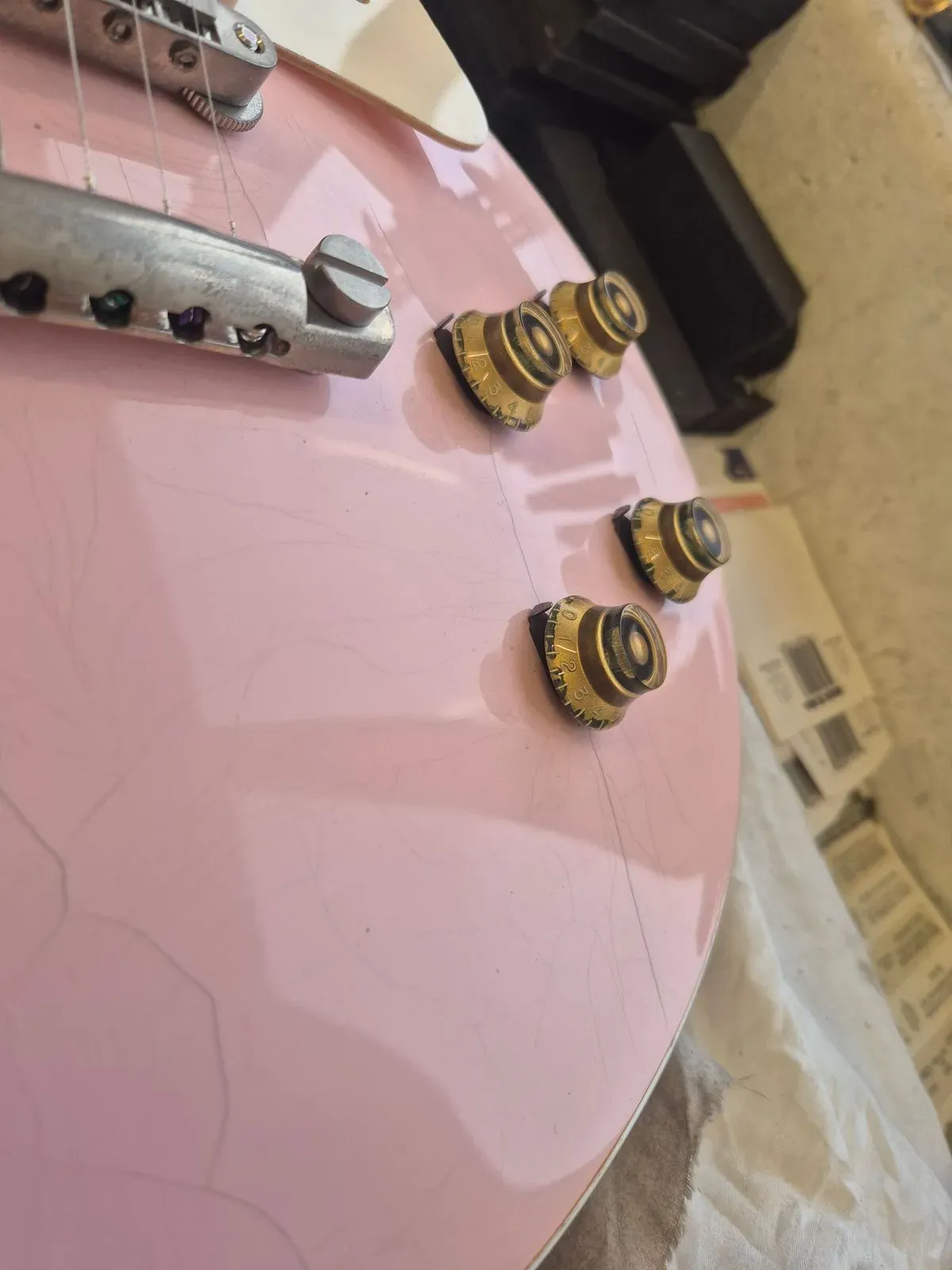 Guitar Finishing and Refinishing image background image
