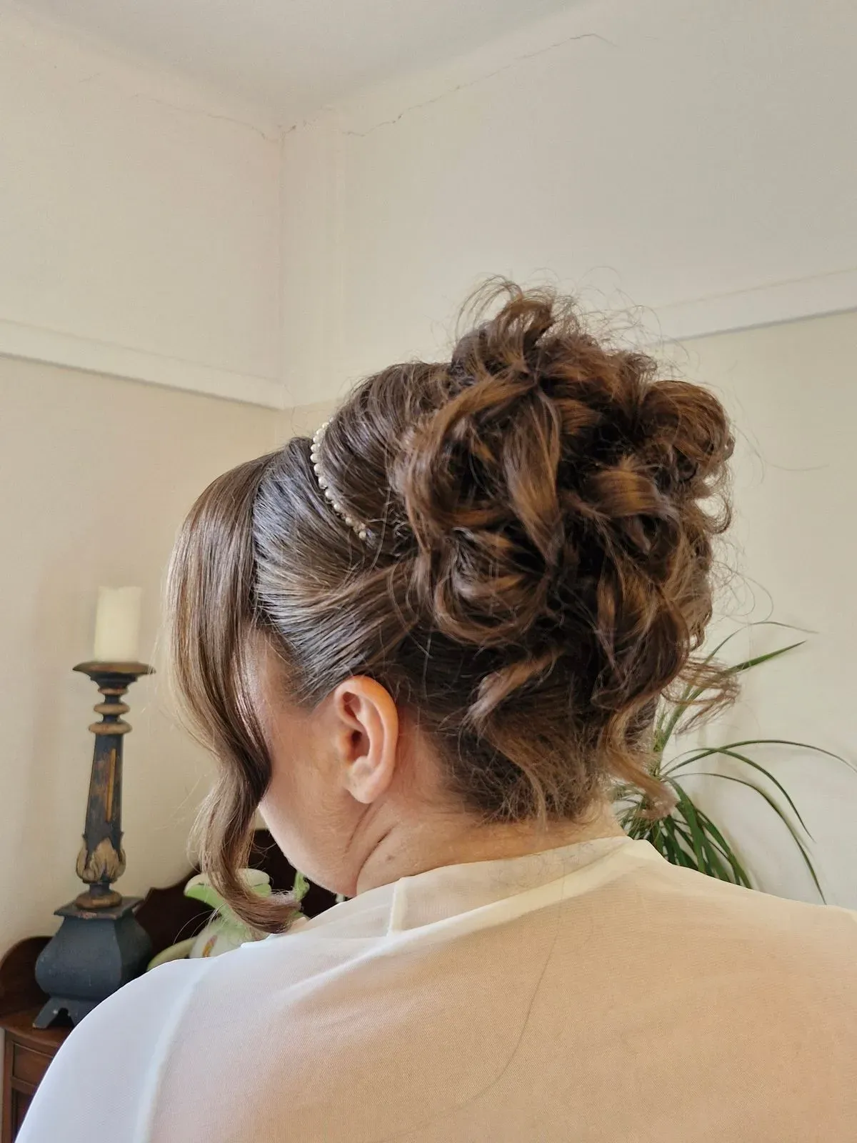 Bridal Hair and Make-Up image background image