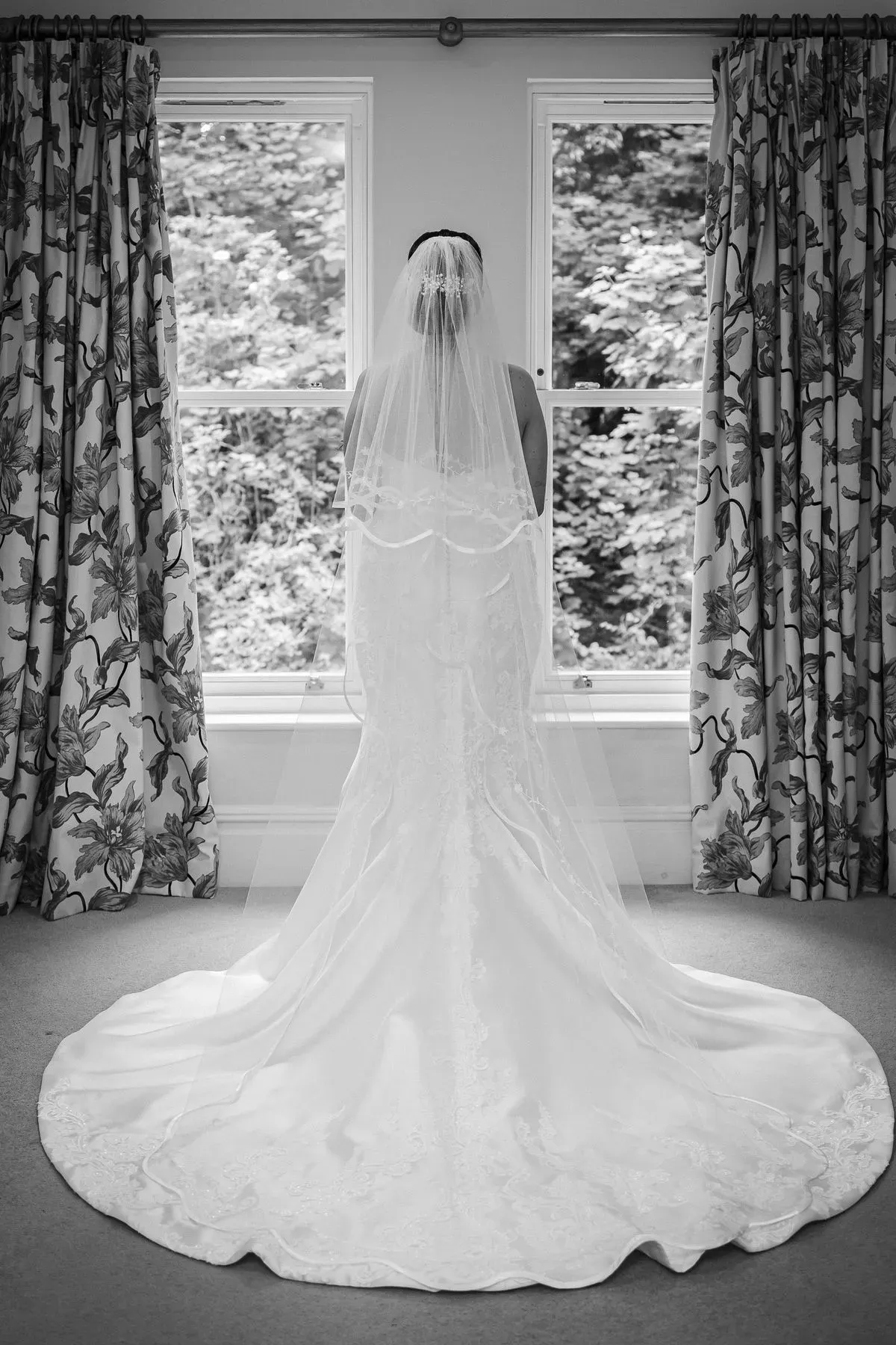 Bridal Hair and Make-Up image background image