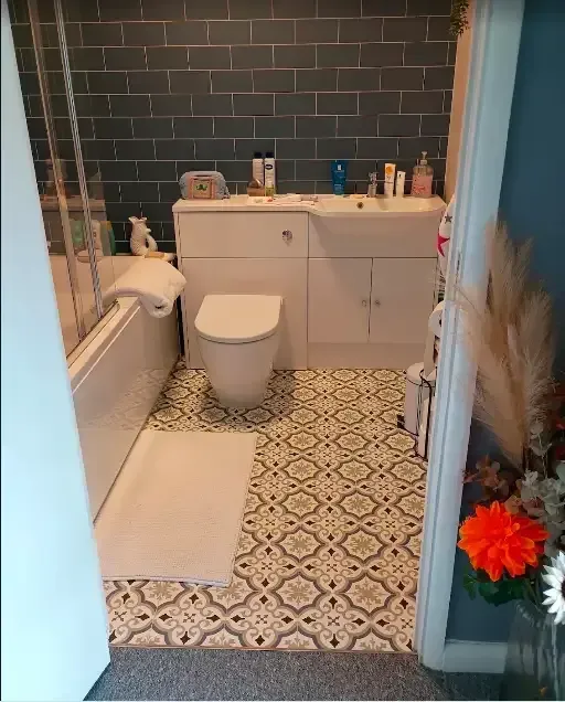 Beautiful tiled bathroom in St Leonards-on-Sea