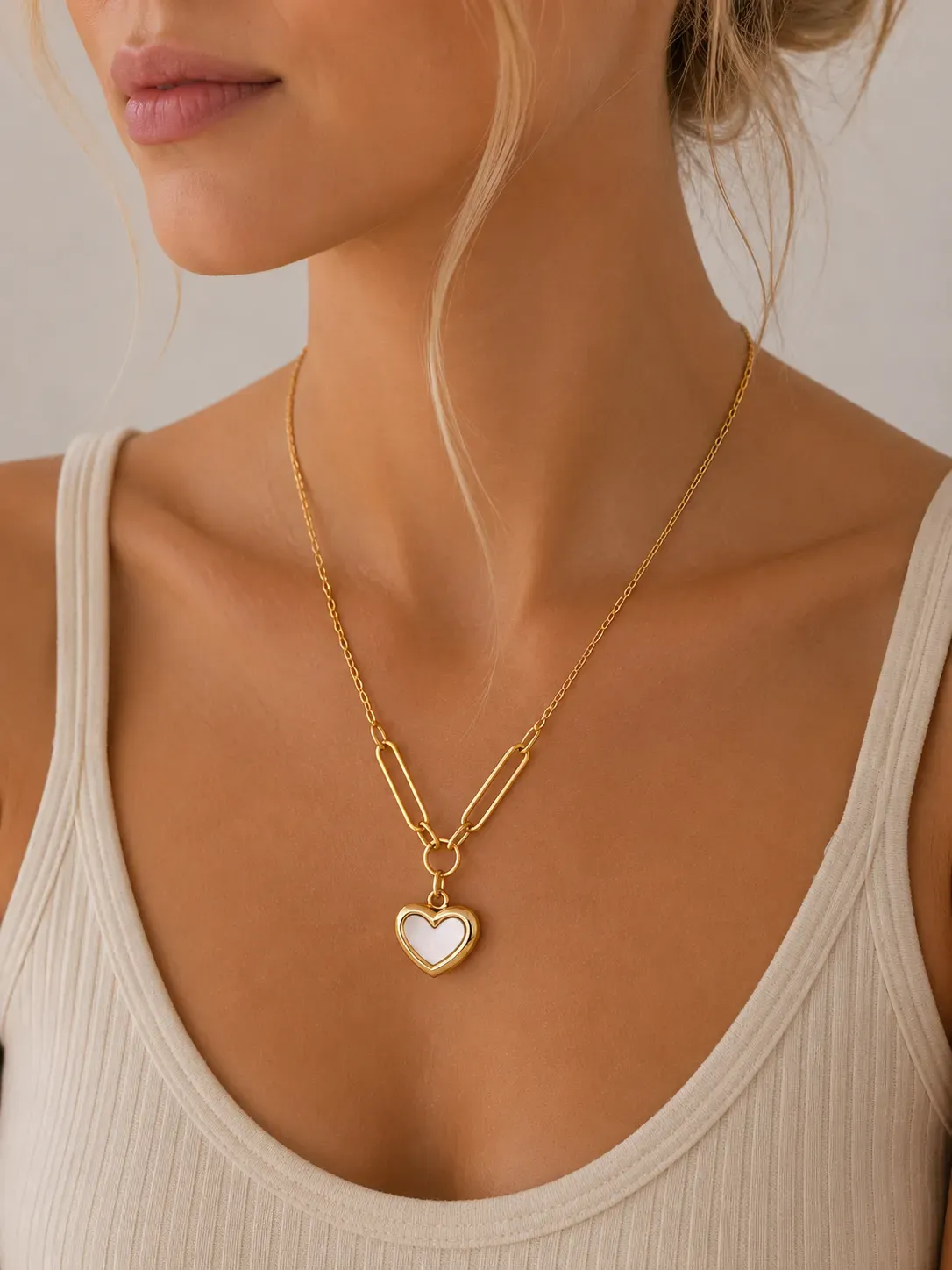 8218989841130-owivvl4mm5lrbks9kds4-pearl-heart-gold thumbnail image