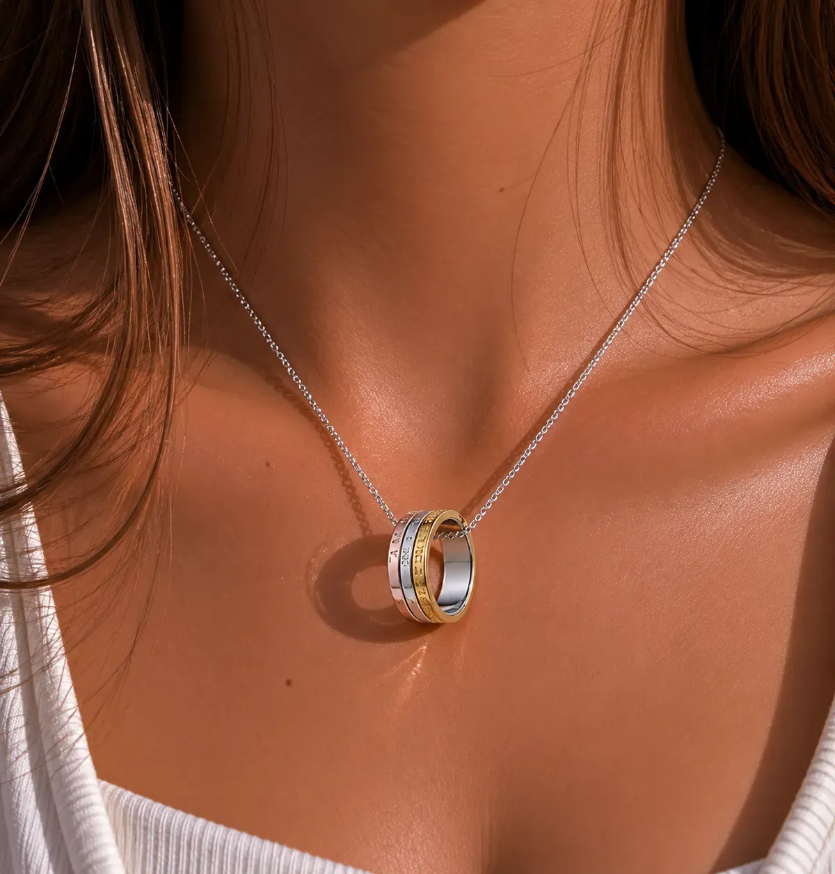 8220119060642-24j10oc3l4n91jsmfuico-spinner-necklace thumbnail image