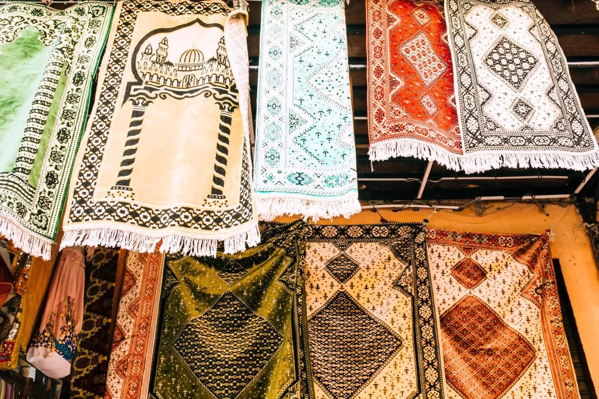 8225128691814-bf7p9nbz2dnnxksacuoayf-carpets-market-morocco collection background image
