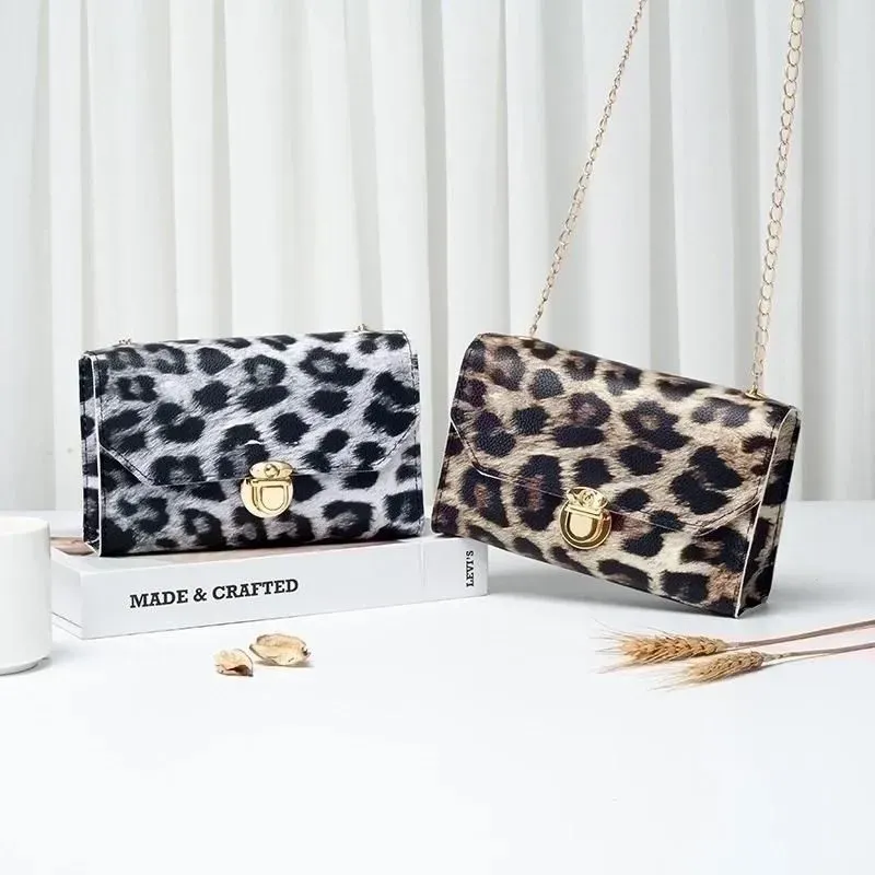 8211983696927-tg0ggfh9xf2935895rqjm-Shoulderbags collection main image