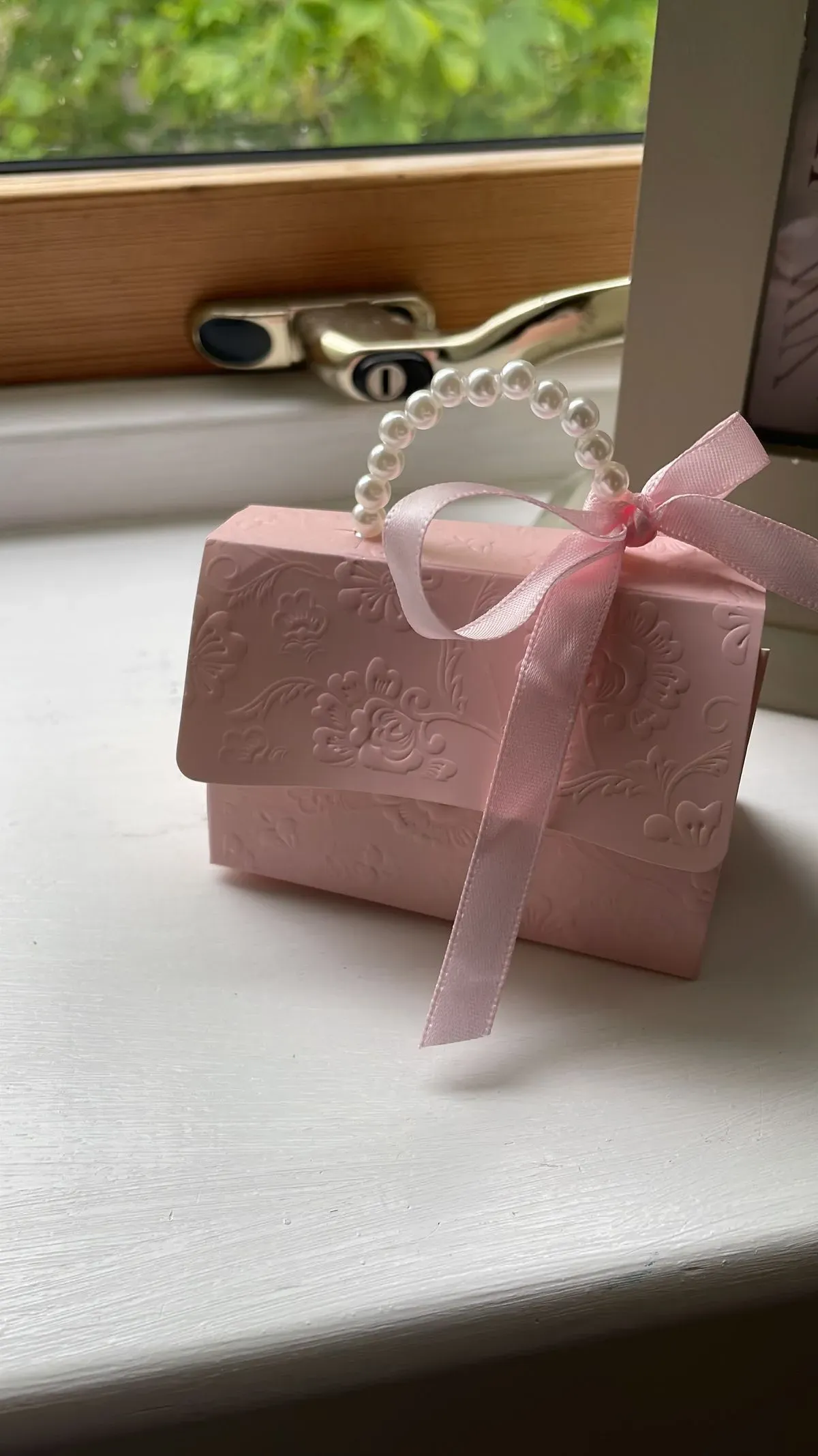 Gift wrapping and packaging services image background image