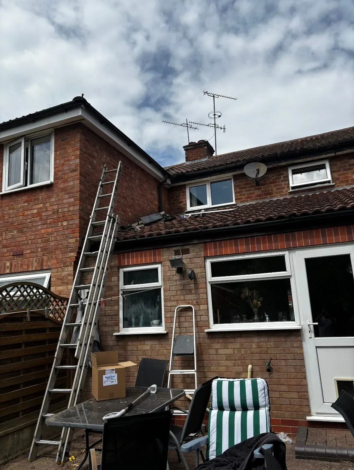 Emergency roof repairs image