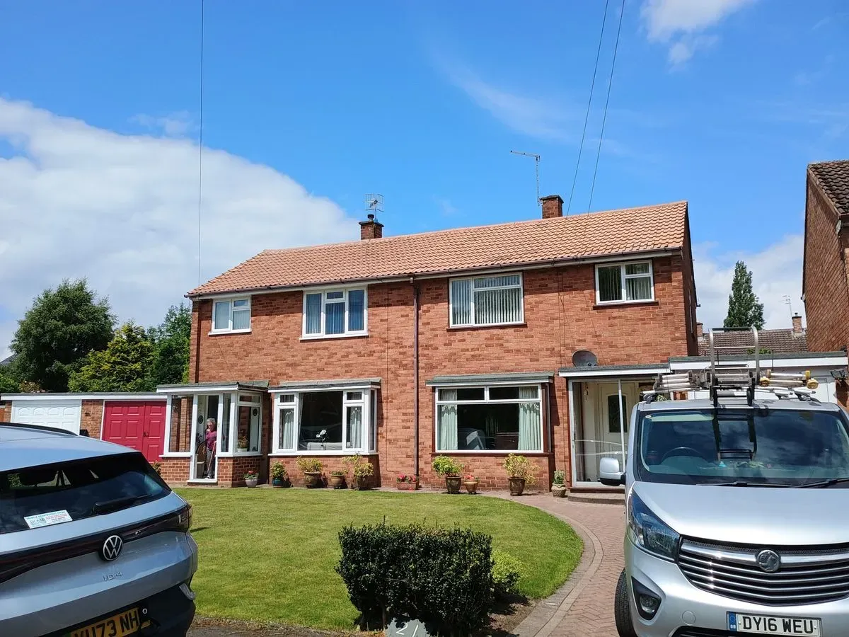 Efficient gutter cleaning tools used in Redditch