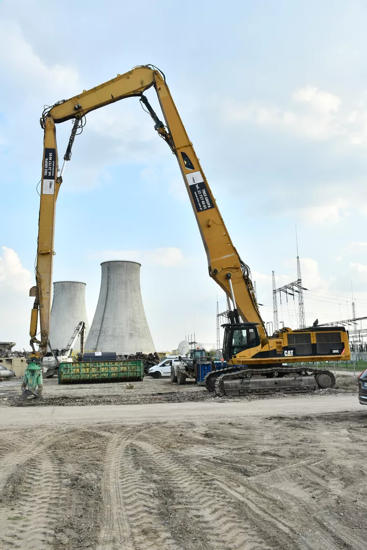Wyburzenia budynków z azbestem w Warszawie - bezpieczne procedury i wymogi prawne (2025)