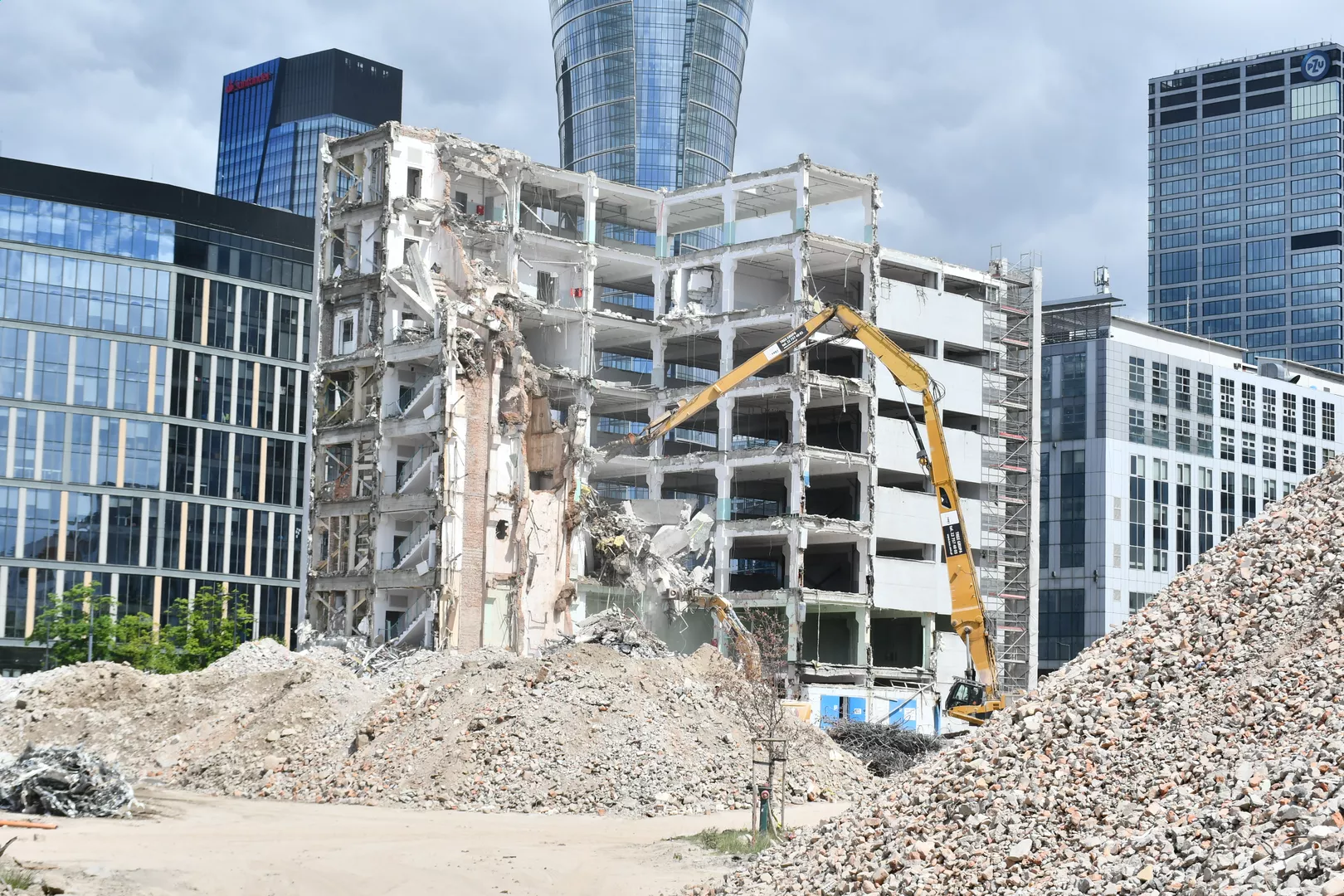 Jak opracować kompleksowy plan rozbiórki budynku z wykorzystaniem technologii BIM 2025