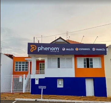 Fachada escola Phenom
