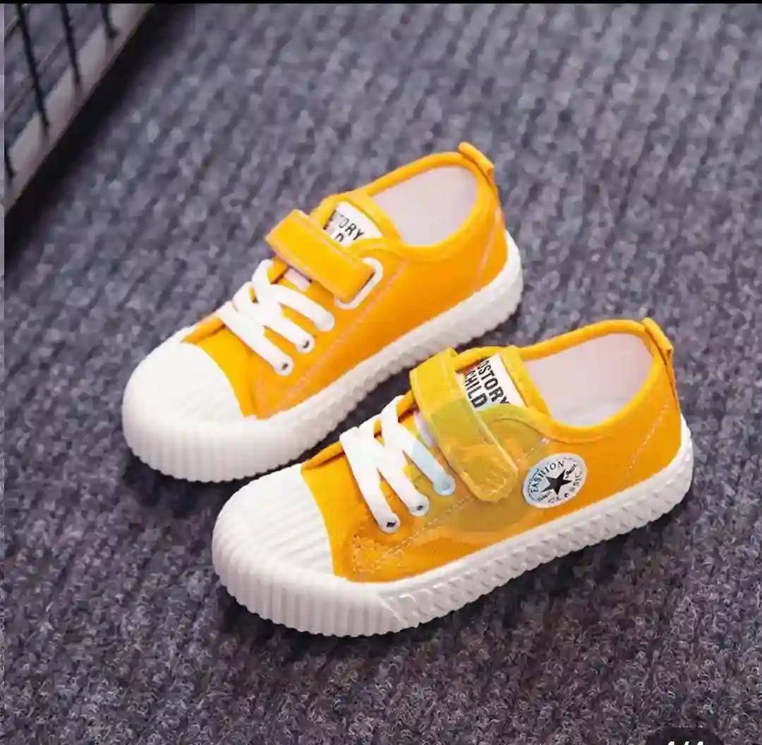 Chaussures enfants de qualité - Tennis Shoes - Douala
