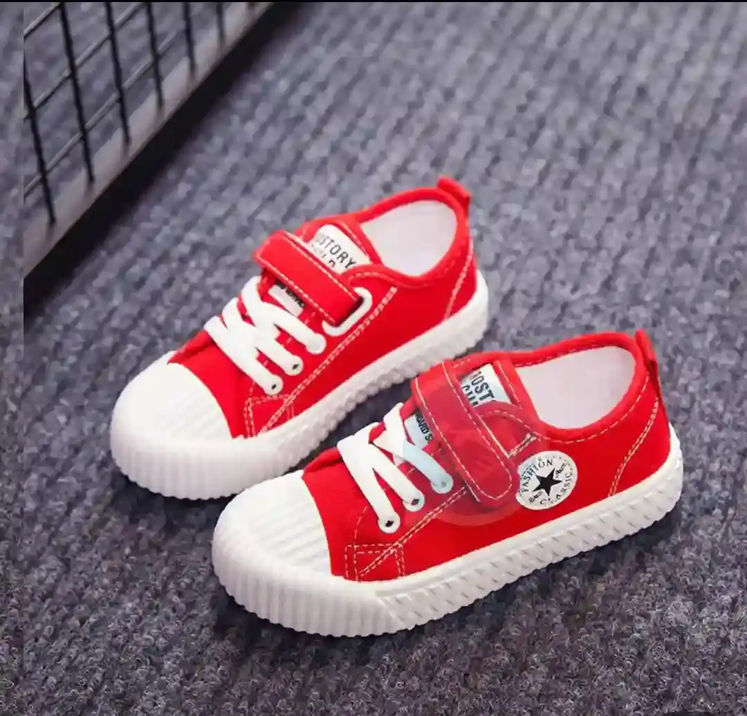 Chaussures enfants de qualité - Tennis Shoes - Douala 2