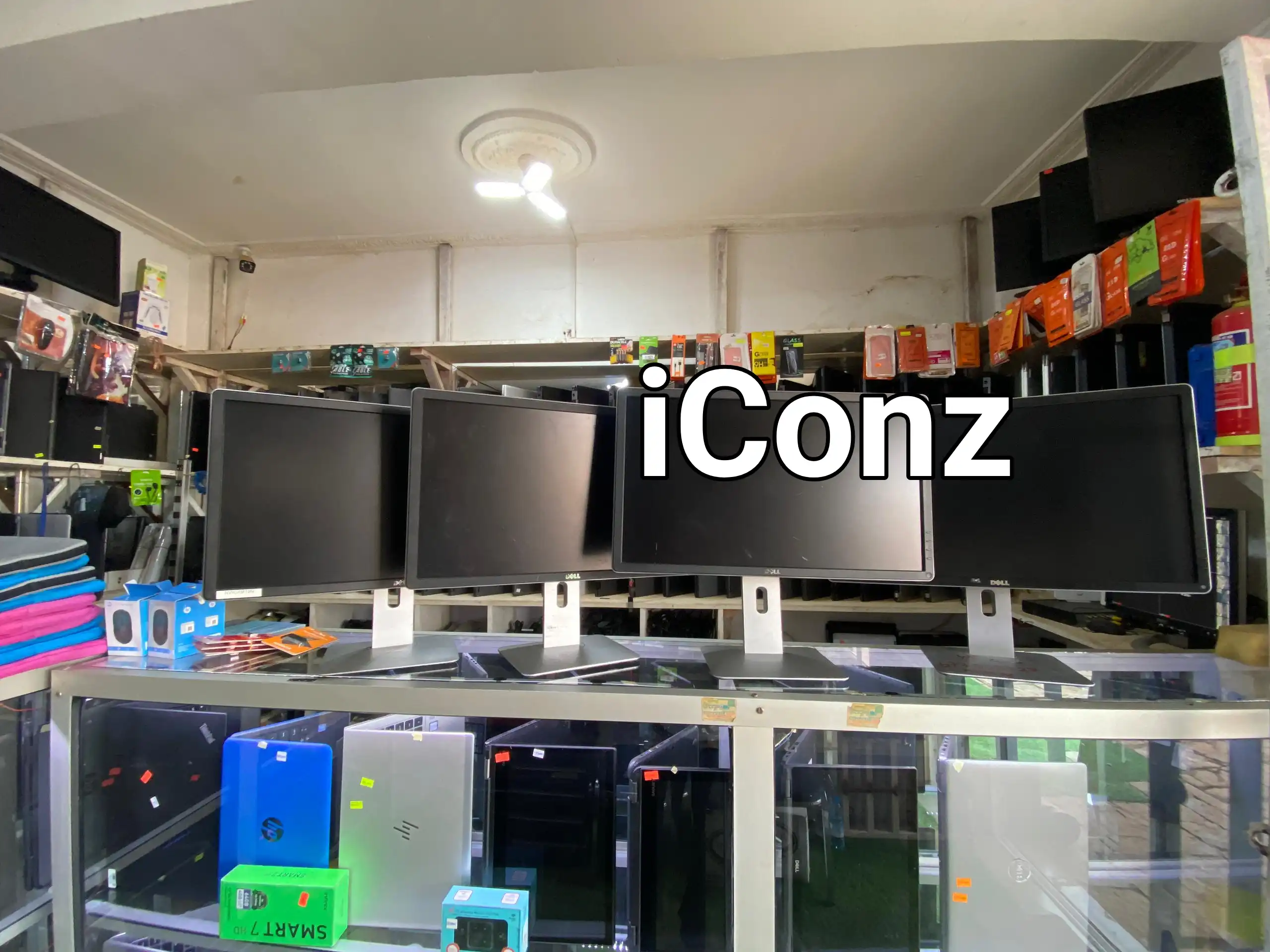 Dell 24 inches monitor - Dell - Yaounde 3