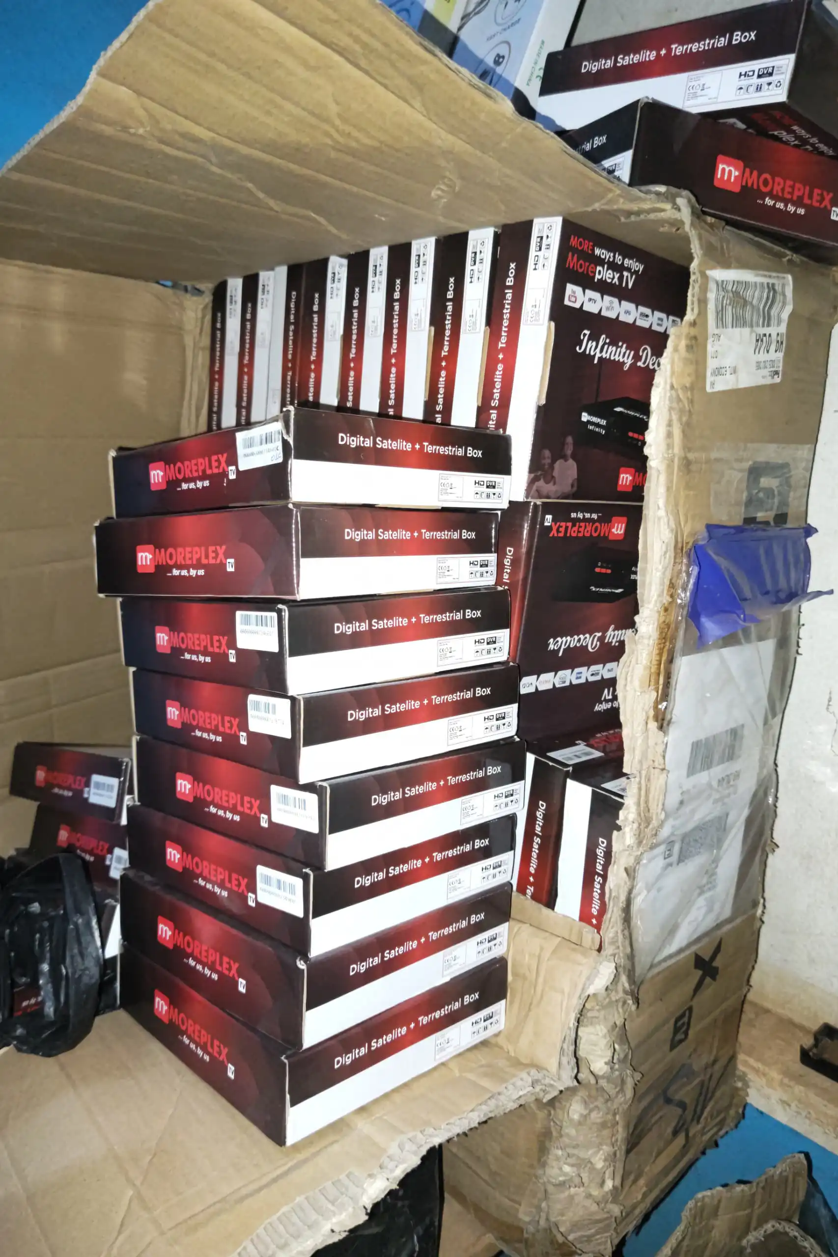 Installation décodeur moreplex - Hisense - Yaounde 2